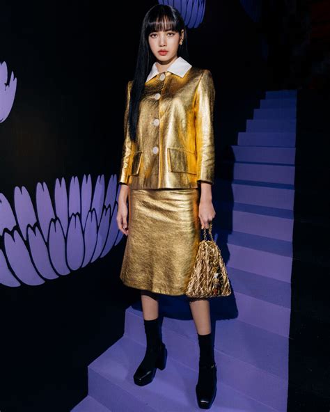 lisa blackpink prada